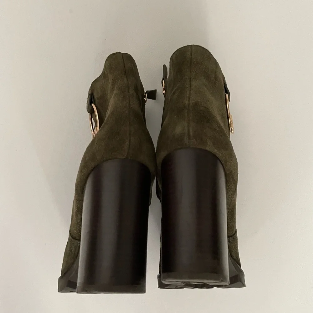 Tory Burch Sofia Lug Sole Bootie Green Suede Gold Logo 10.5 olive army Academia